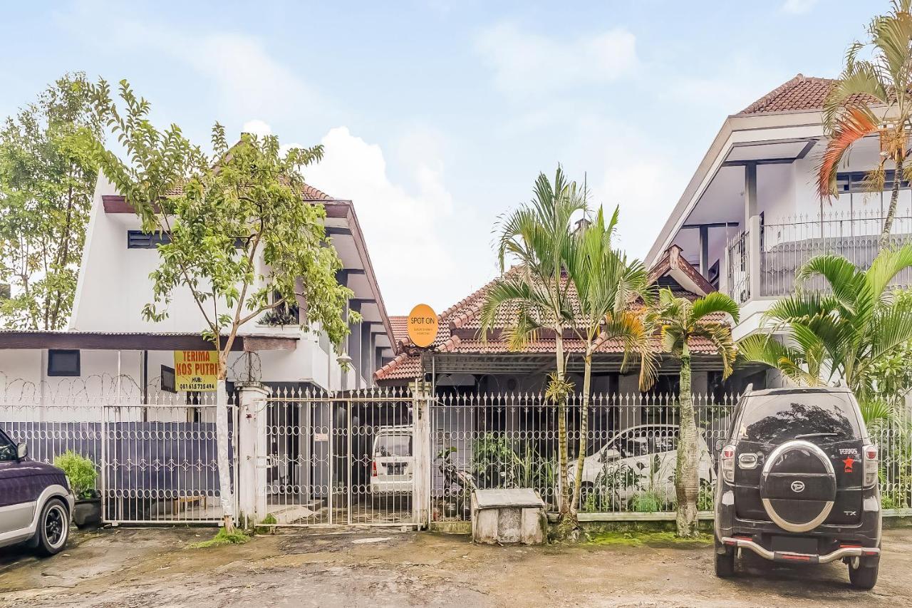 Spot On 90797 Sukun Syariah Homestay Malang Dış mekan fotoğraf